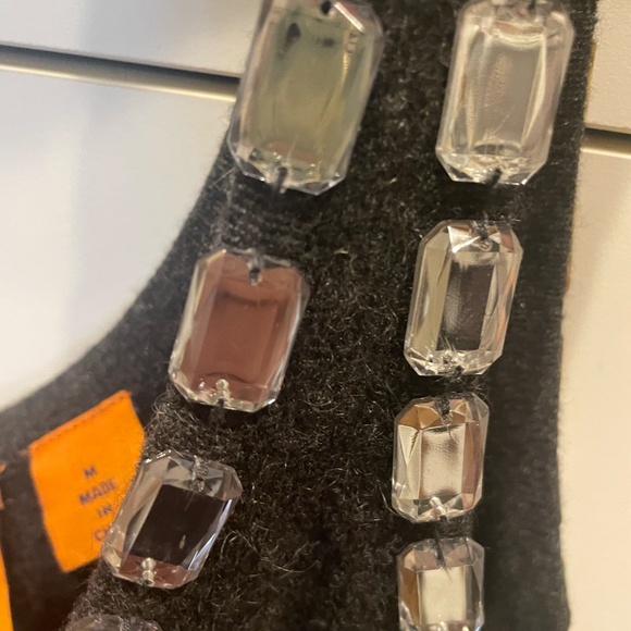 Tory Burch black cashmere tank with crystals on neckline and around arms size M - Picture 7 of 7